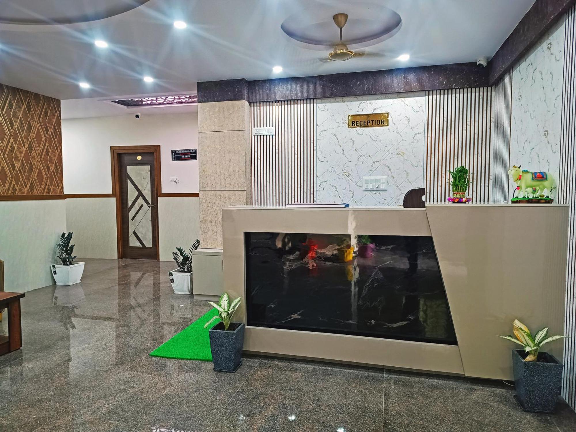 Hotel Achhu Palace Bangalore Exterior photo