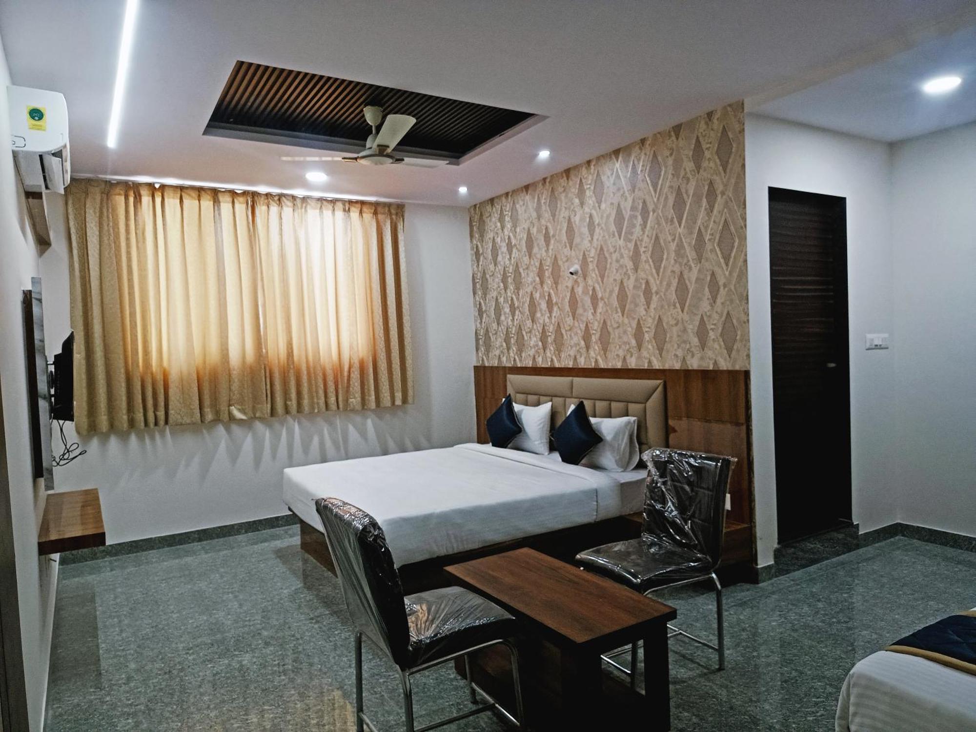 Hotel Achhu Palace Bangalore Exterior photo