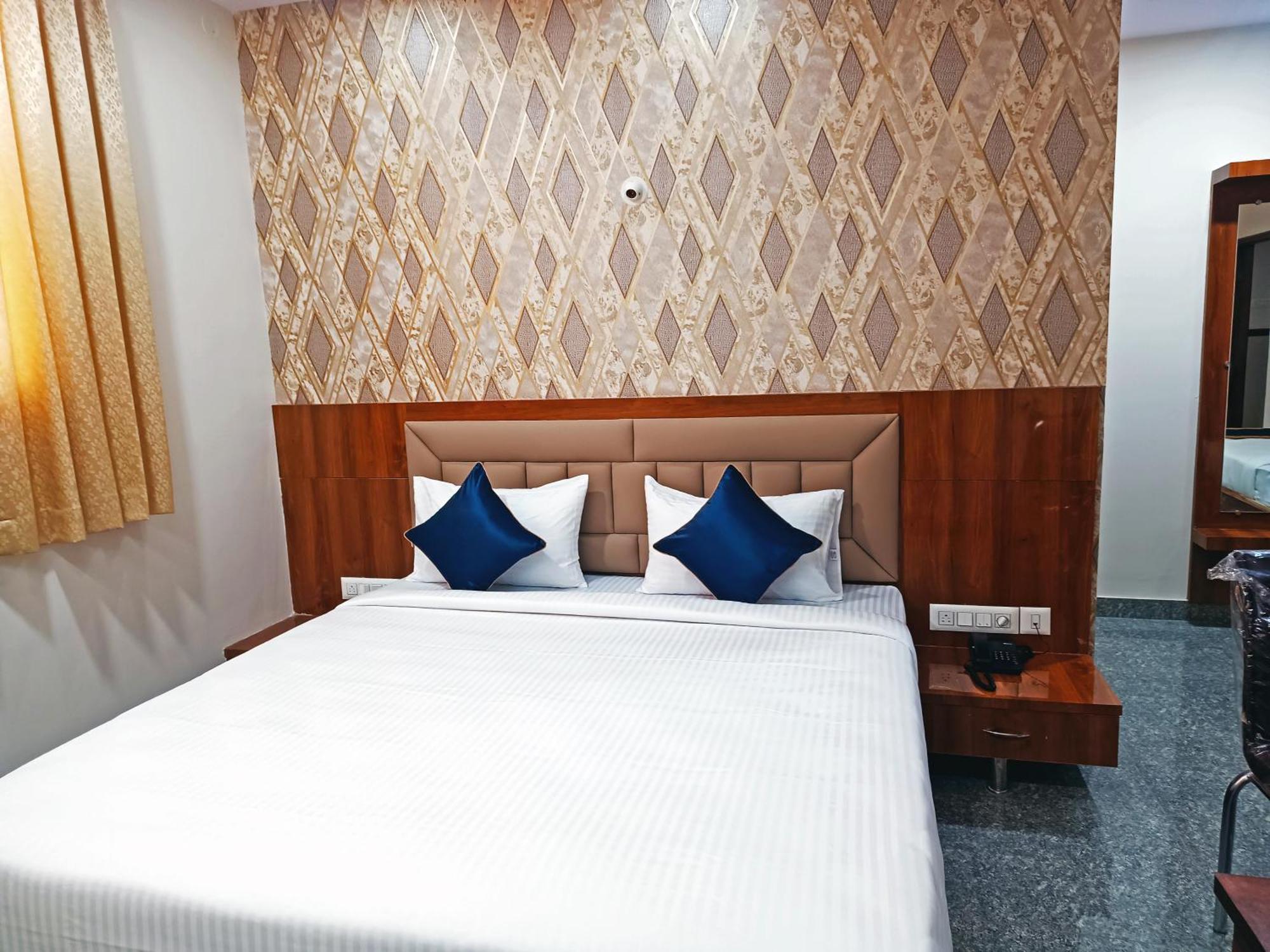 Hotel Achhu Palace Bangalore Exterior photo
