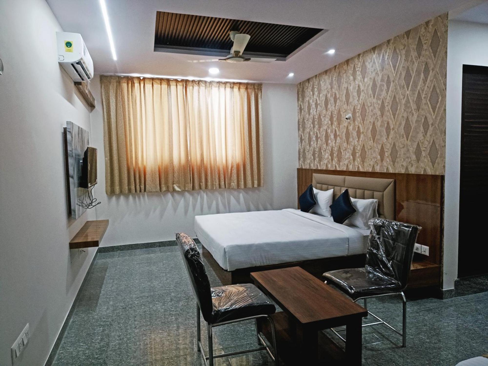 Hotel Achhu Palace Bangalore Exterior photo
