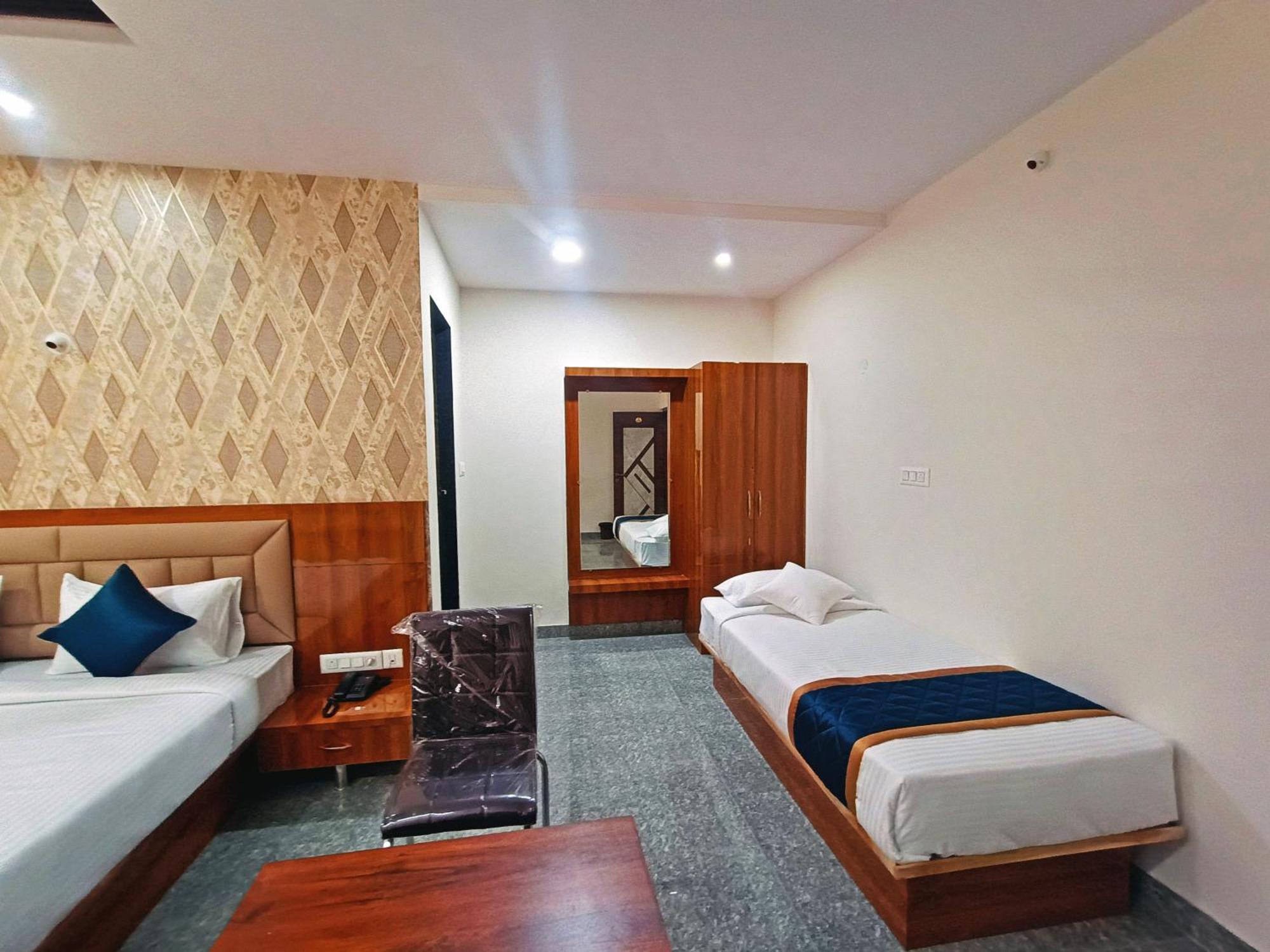 Hotel Achhu Palace Bangalore Exterior photo