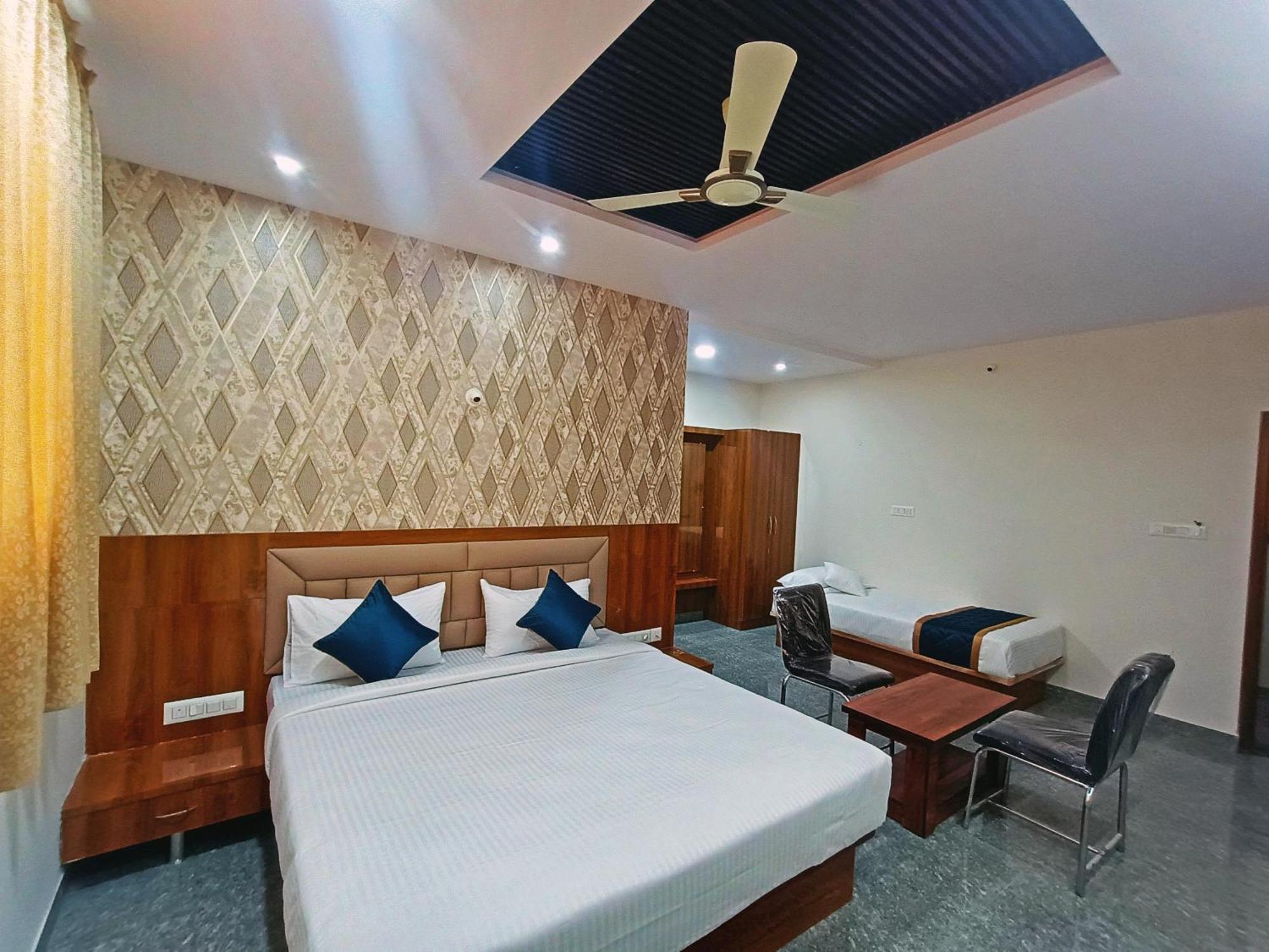 Hotel Achhu Palace Bangalore Exterior photo