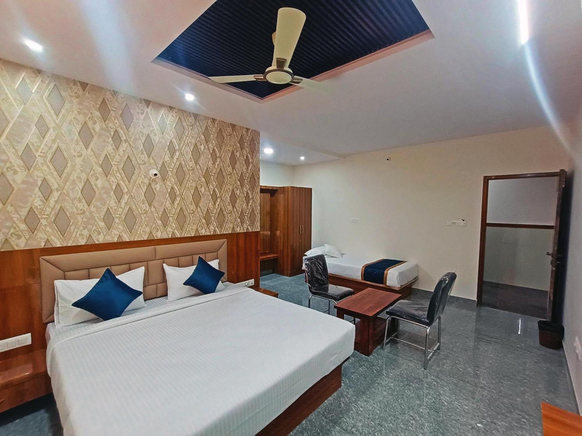 Hotel Achhu Palace Bangalore Exterior photo